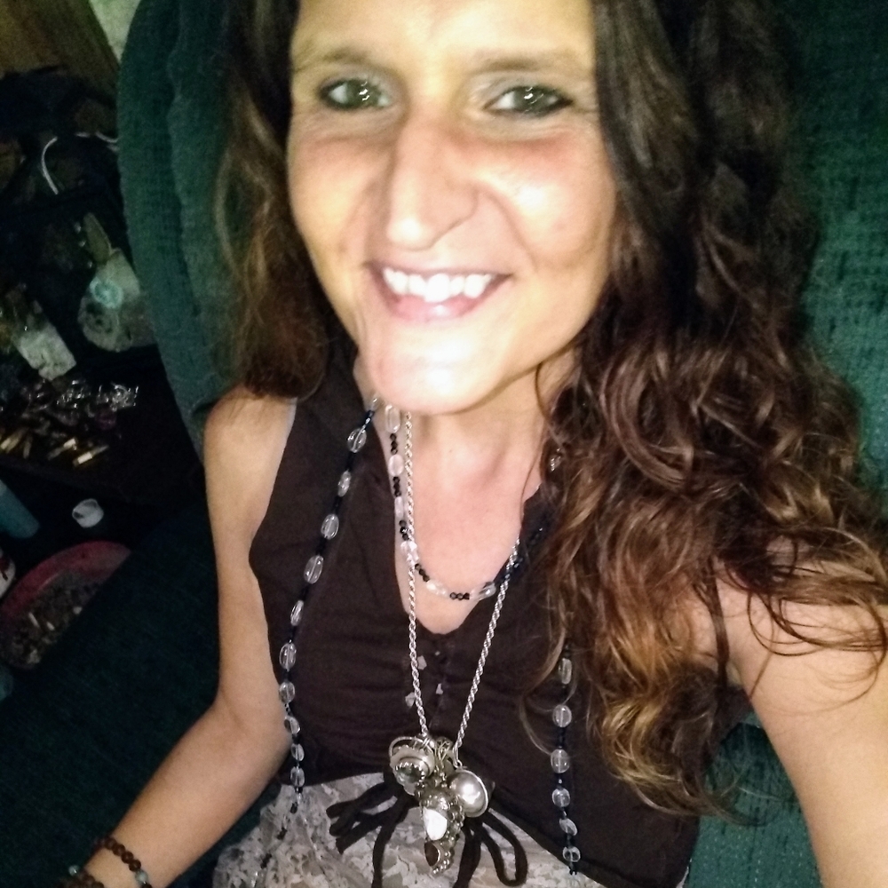 Meet your Posher, Crystal